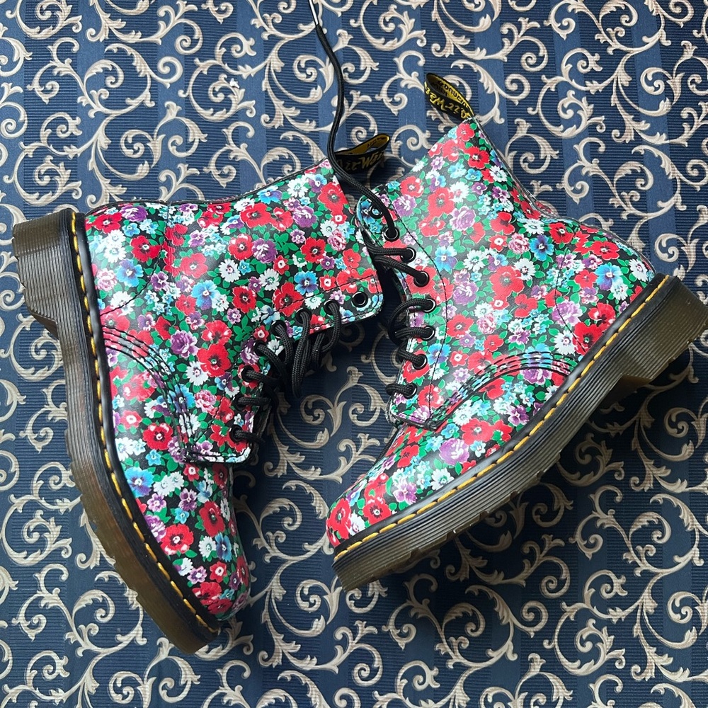 Dr. Martens 1460 Floral Boots Size 6
